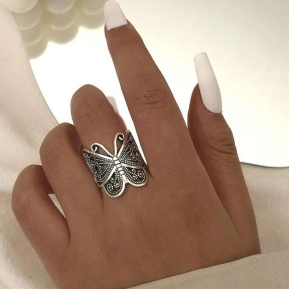 Hollow Out Butterfly Ring Antique Silver - Picture 1 of 6